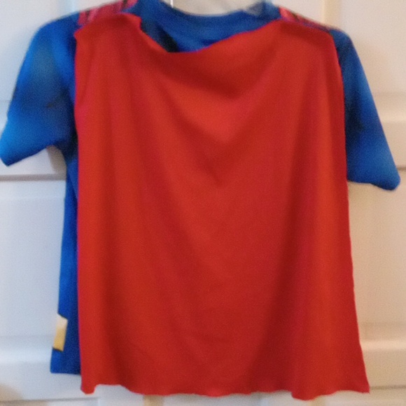 Superman Boy's Short Sleeve Shirt With Matching Red Cape - Picture 2 of 8